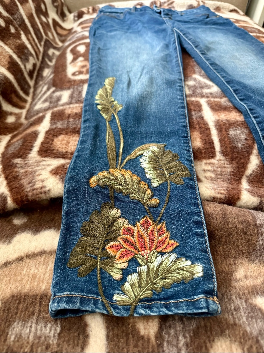Blue Denim Straight-Leg Boho Style Jeans with Floral Embroidery, Slimming Panels